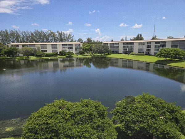 1902 Bermuda Circle, Unit E4, Coconut Creek, FL 33066