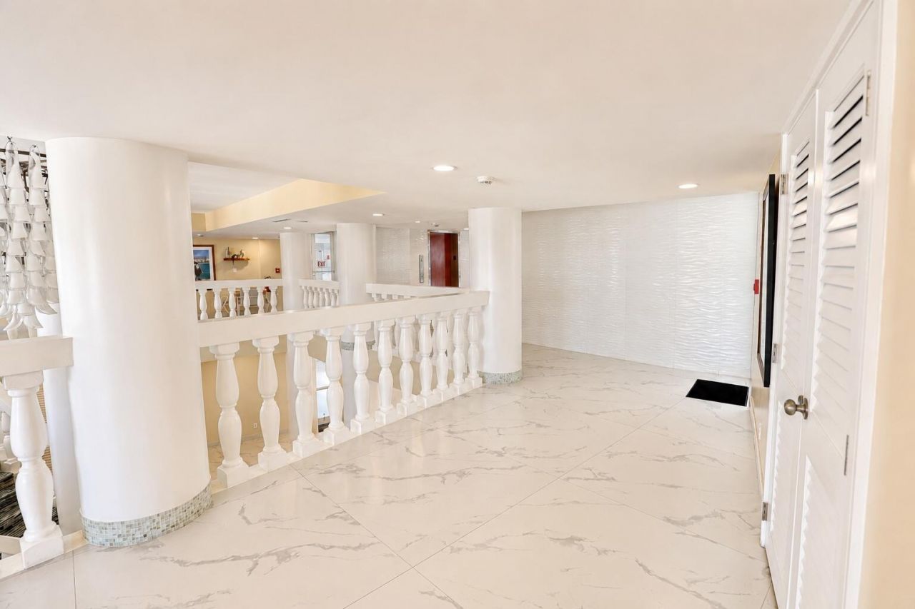 710 N Ocean Boulevard, Unit 1205, Pompano Beach, FL 33062 Photo