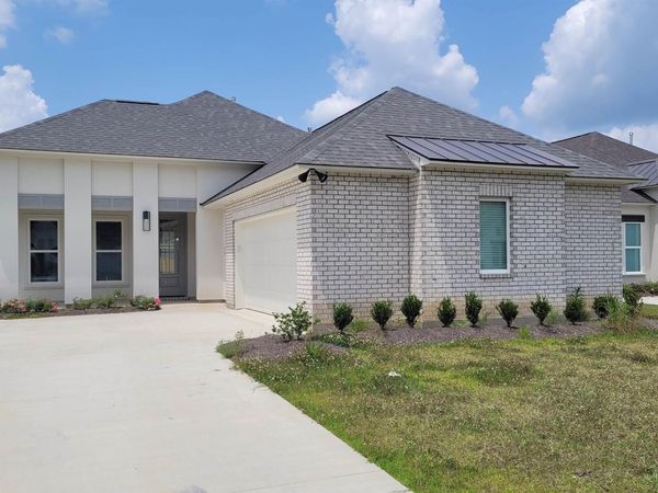 9581 South Creek Dr, Denham Springs, LA 70726