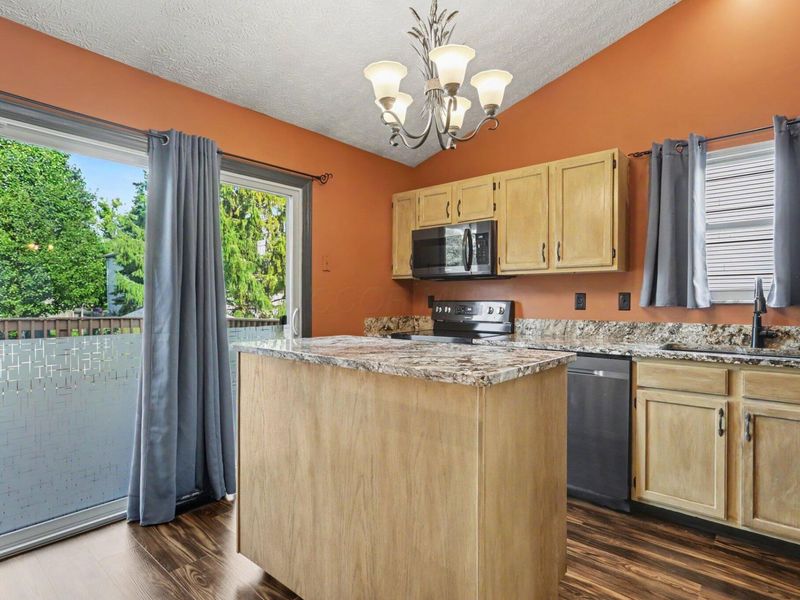 1081 Leclerc Place, Galloway, OH 43119 Photo 11