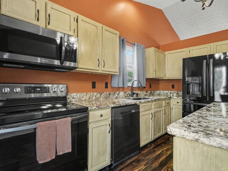 1081 Leclerc Place, Galloway, OH 43119 Photo 12