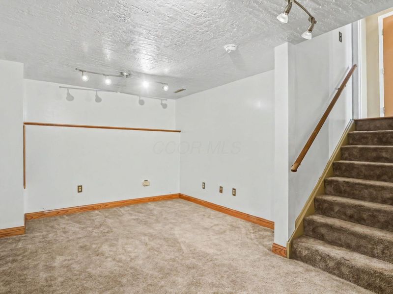 1081 Leclerc Place, Galloway, OH 43119 Photo 14