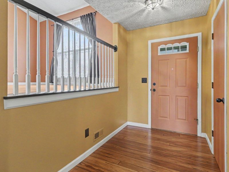 1081 Leclerc Place, Galloway, OH 43119 Photo 4