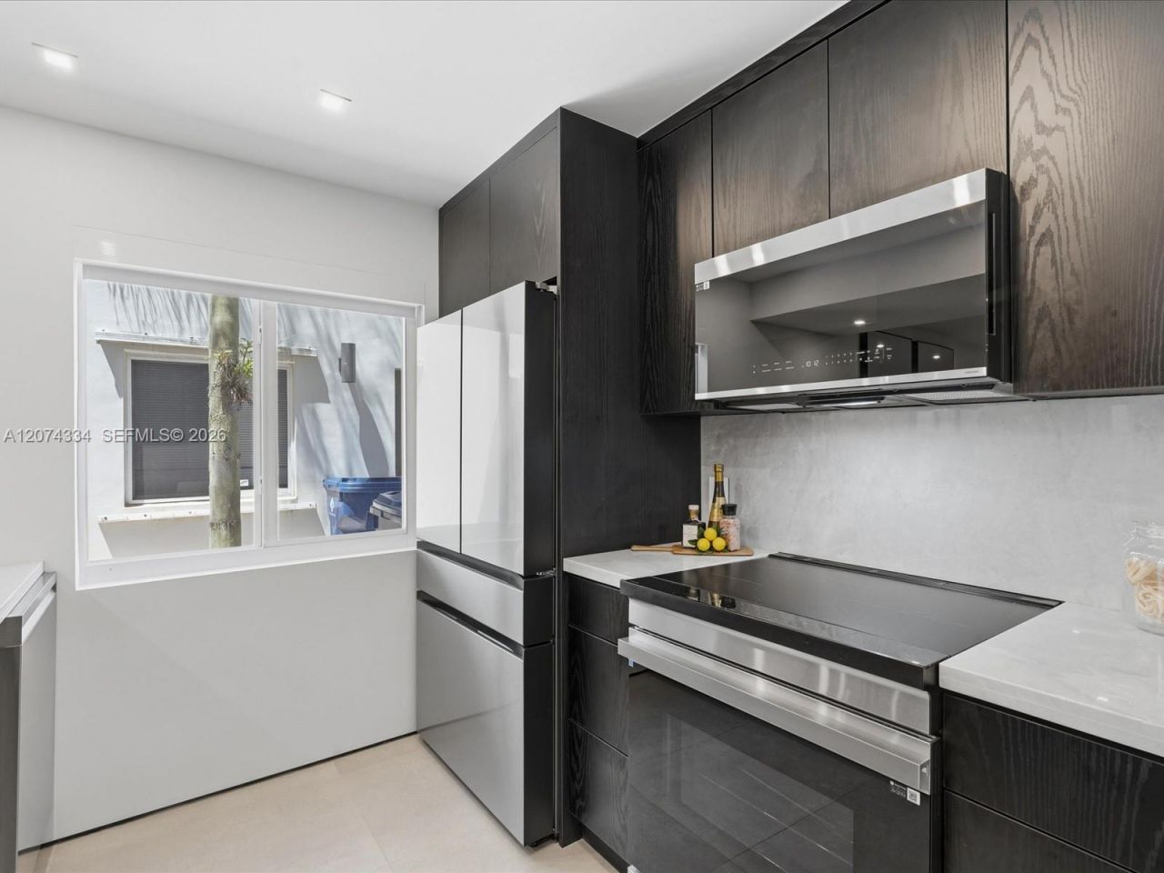2945 Bridgeport Ave, Unit E, Coconut Grove, FL 33133 Photo