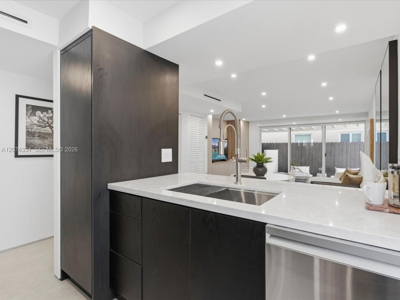 2945 Bridgeport Ave, Unit E, Coconut Grove, FL 33133 Photo