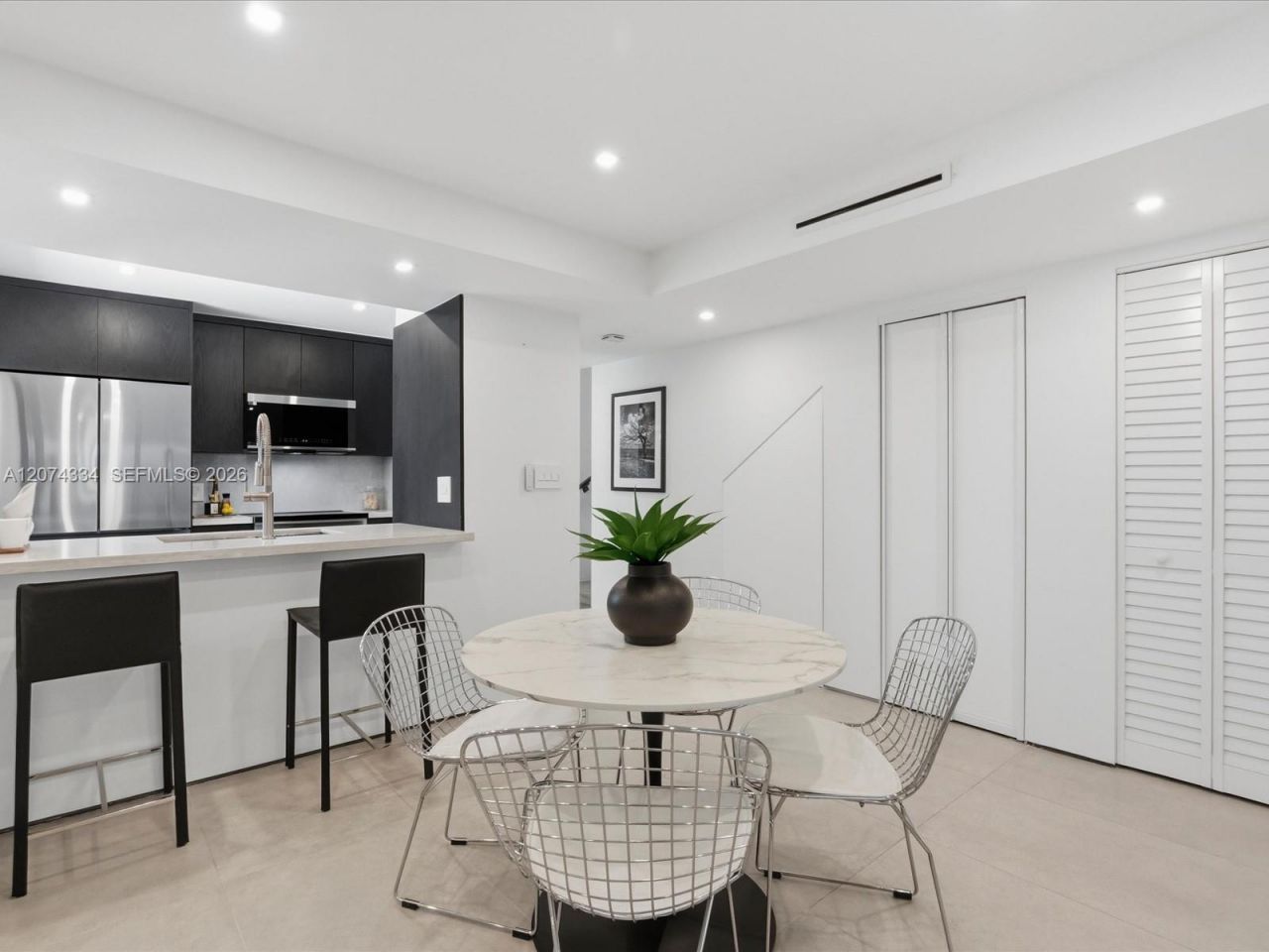 2945 Bridgeport Ave, Unit E, Coconut Grove, FL 33133 Photo