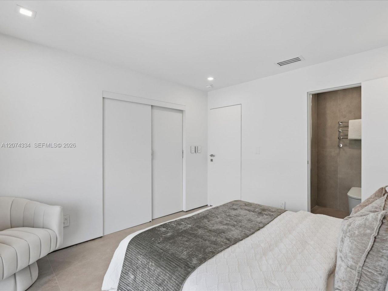 2945 Bridgeport Ave, Unit E, Coconut Grove, FL 33133 Photo