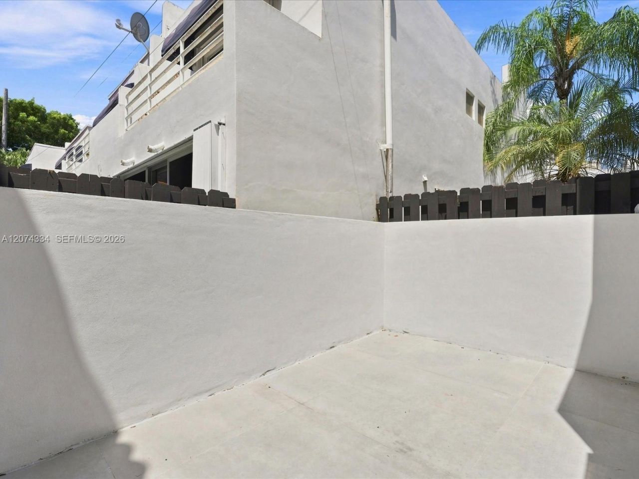 2945 Bridgeport Ave, Unit E, Coconut Grove, FL 33133 Photo