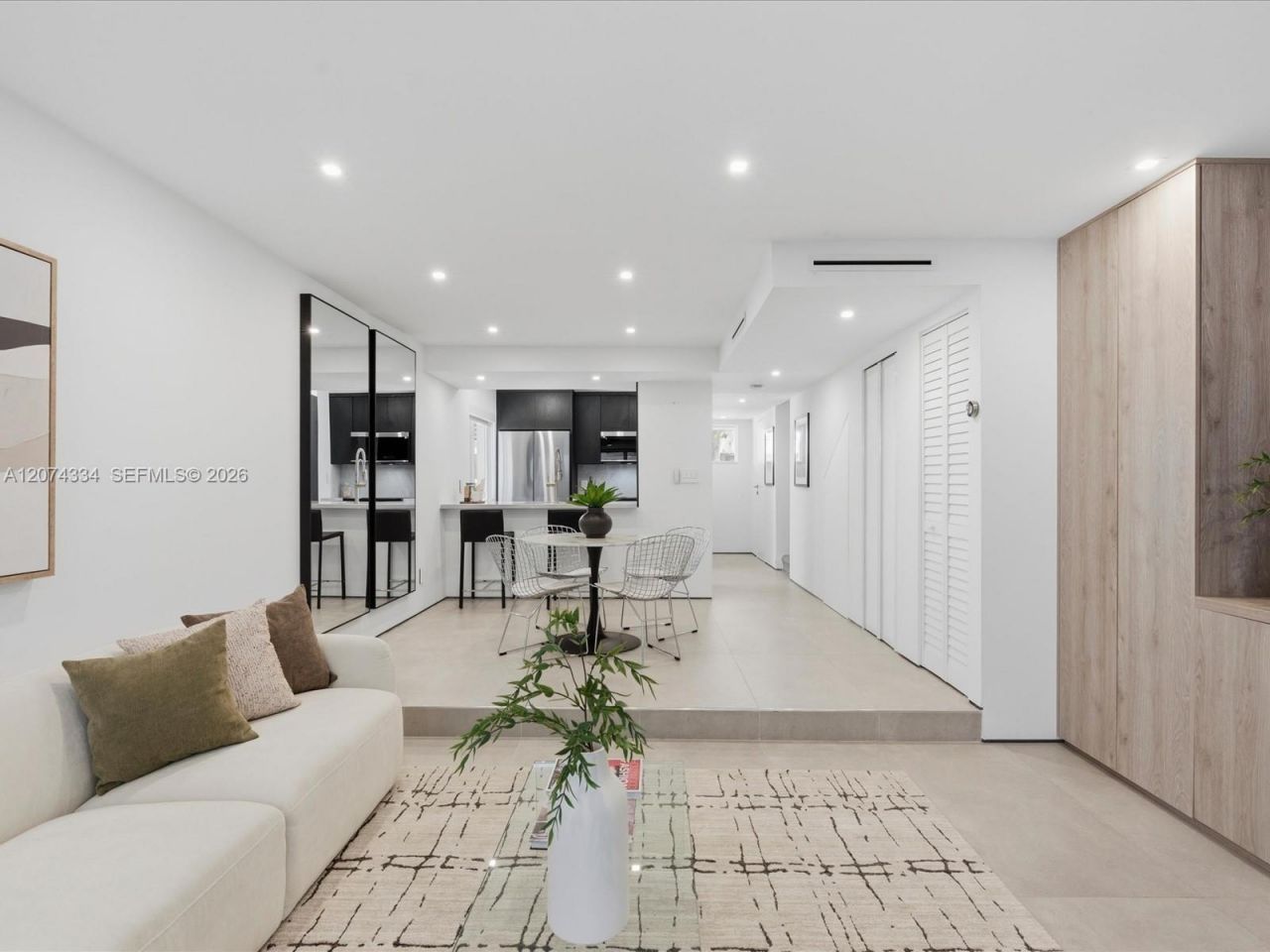 2945 Bridgeport Ave, Unit E, Coconut Grove, FL 33133 Photo