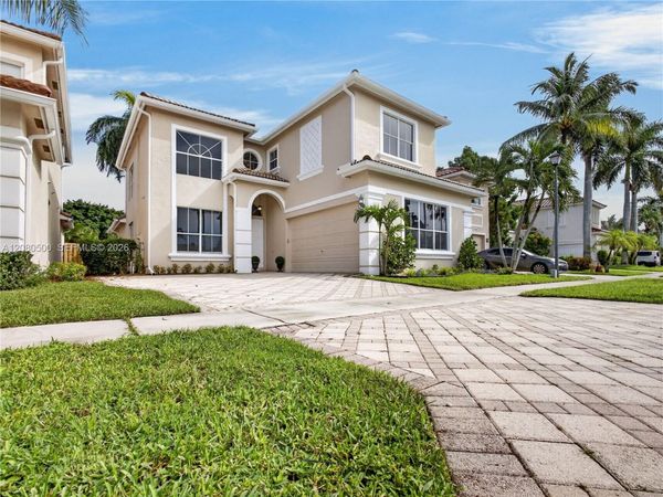 9648 Vineyard Ct, Boca Raton, FL 33428