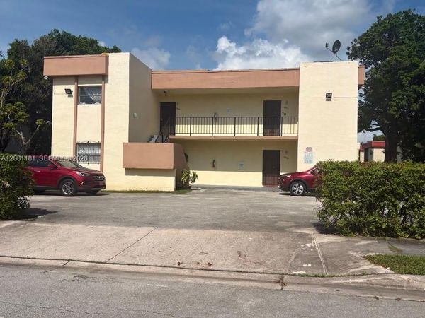 14002 NE 2nd Ct , Unit 2-2-2, Miami, FL 33161