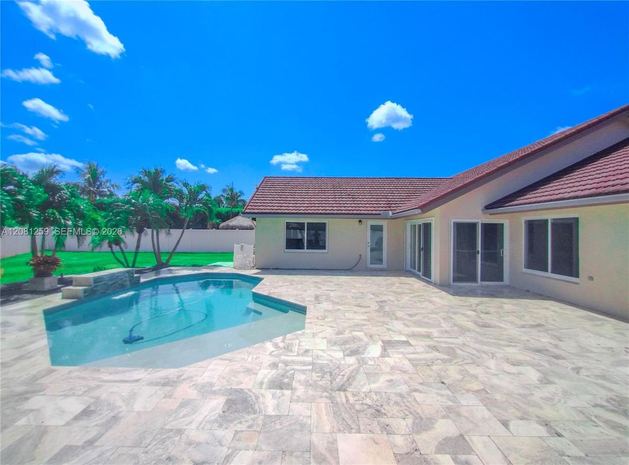 5780 Sun Pointe Circle , Boynton Beach, FL 33437 Photo