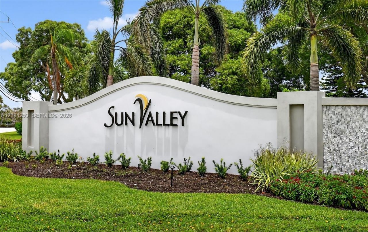 5780 Sun Pointe Circle , Boynton Beach, FL 33437 Photo