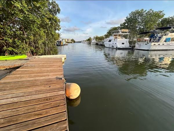 350 Hazel St , Key Largo, FL 33037