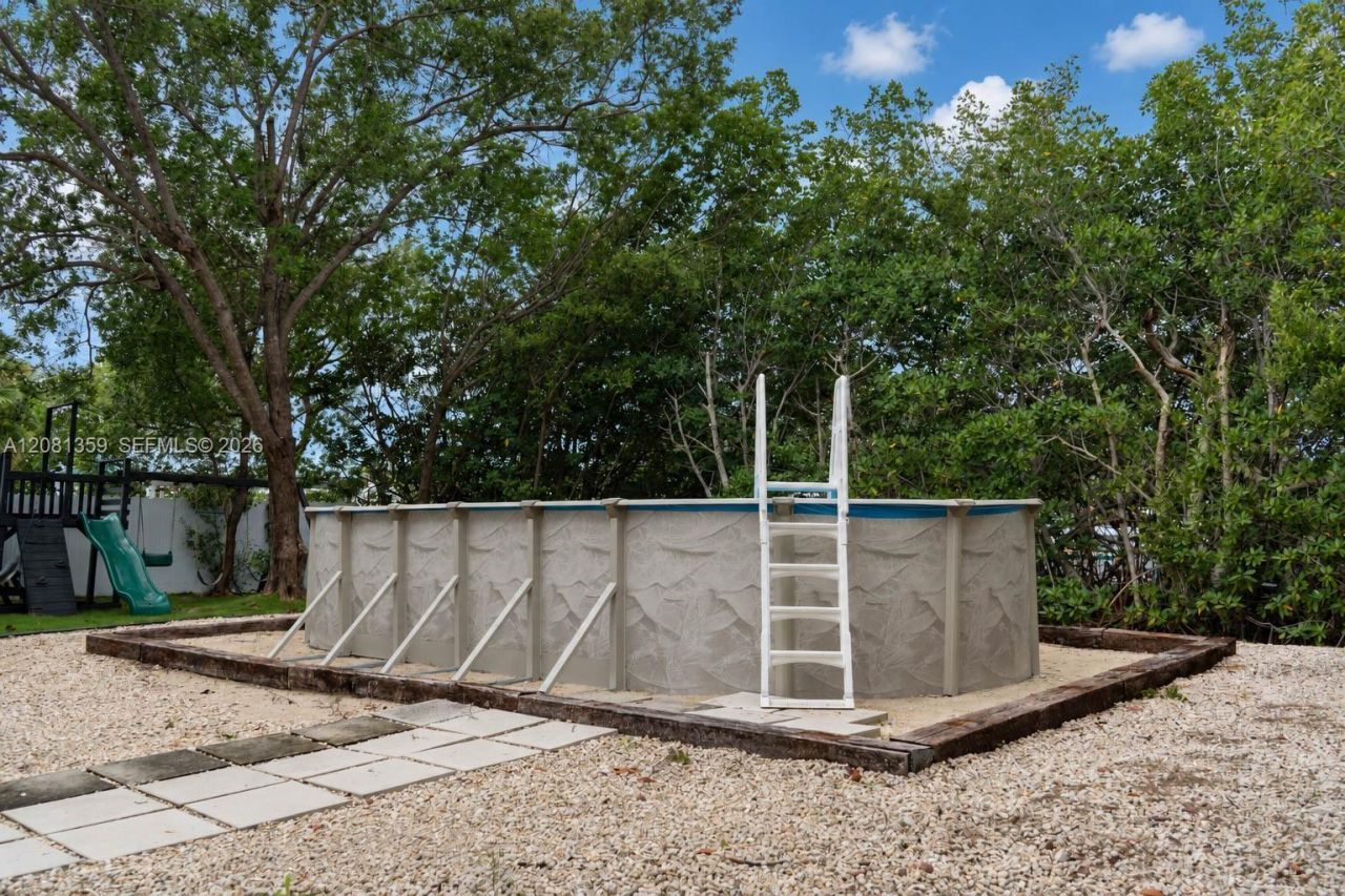 350 Hazel St, Key Largo, FL 33037 Photo