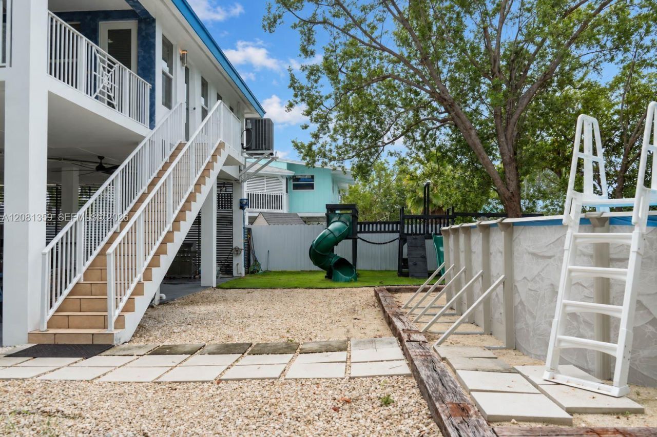 350 Hazel St, Key Largo, FL 33037 Photo