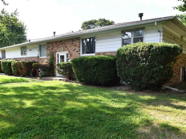 105 Paradise Court, Unit A4, Bartonville, IL 61607