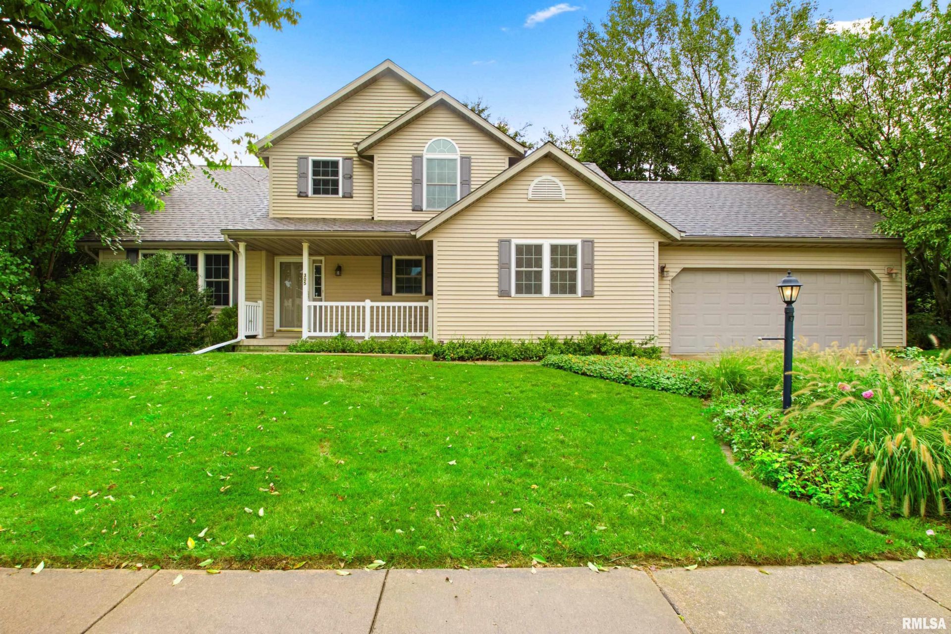 305 Lexington Drive, Washington, IL 61571 Main Photo