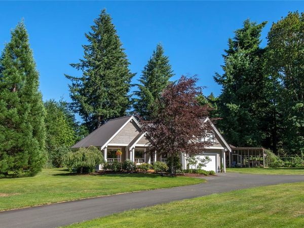 2435 Charleville Rd , Campbell River, BC V9W 4N4