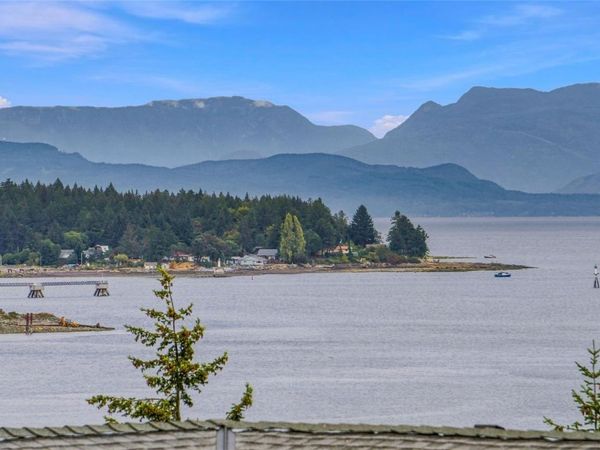 977 Highview Terr, Nanaimo, BC V9R 6K5