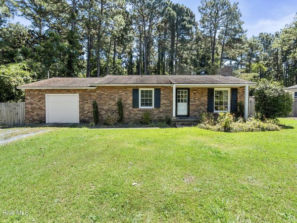 1355 N Ridge Street , Southern Pines, NC 28387