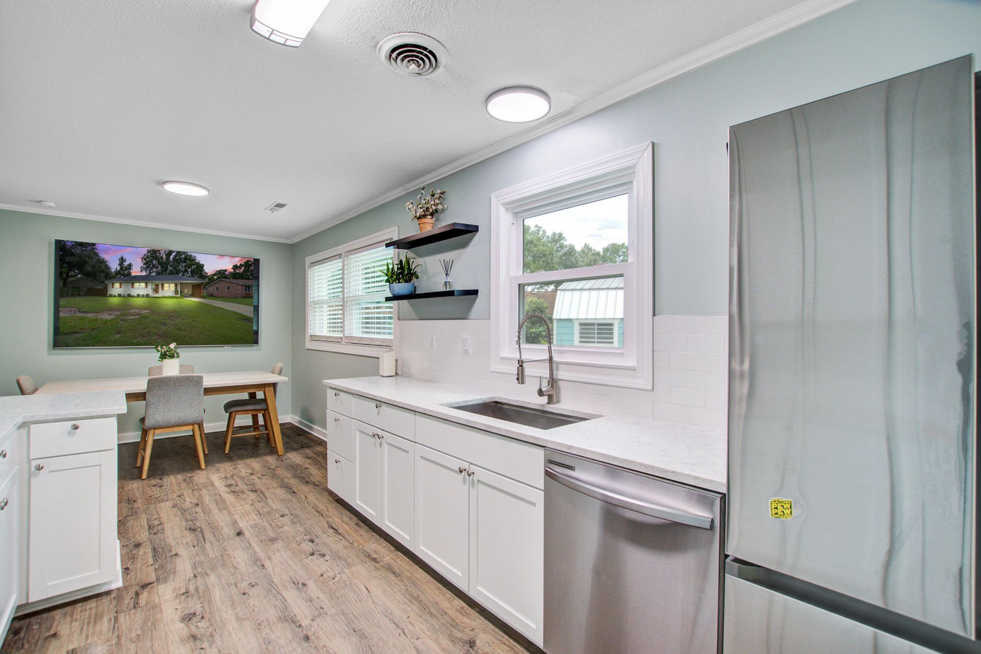 131 Camelot Drive Photo 10