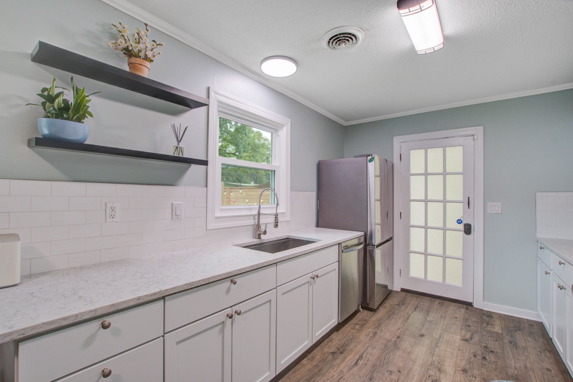 131 Camelot Drive Photo 13