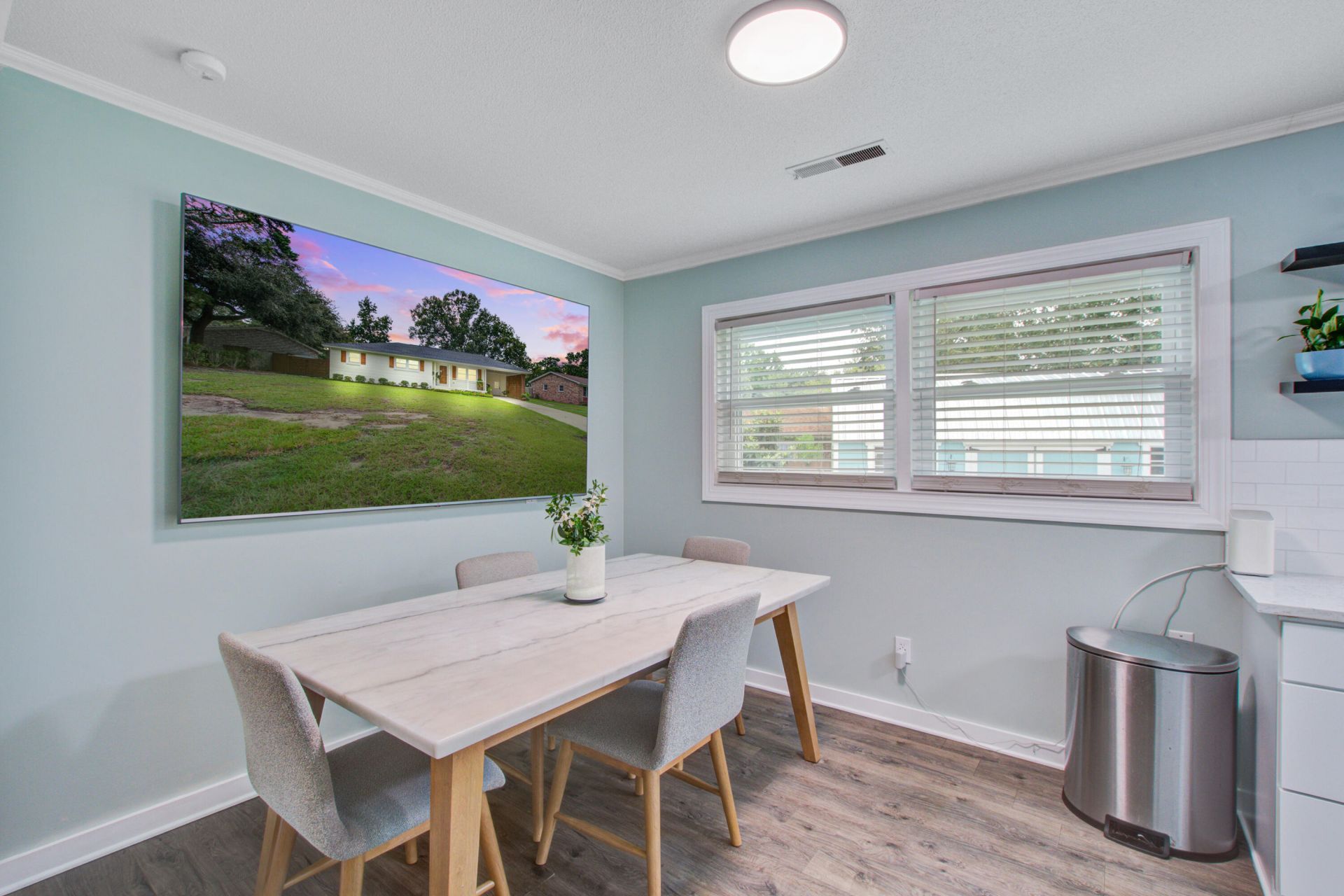 131 Camelot Drive Photo 16