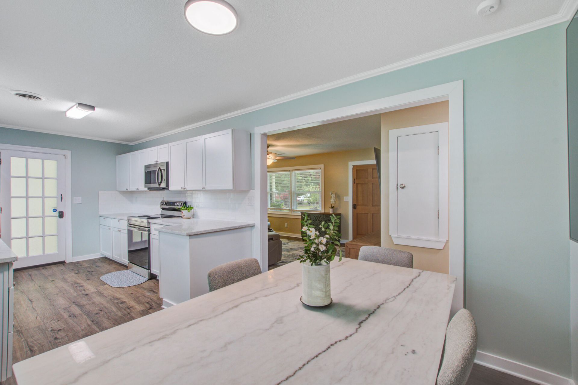 131 Camelot Drive Photo 18