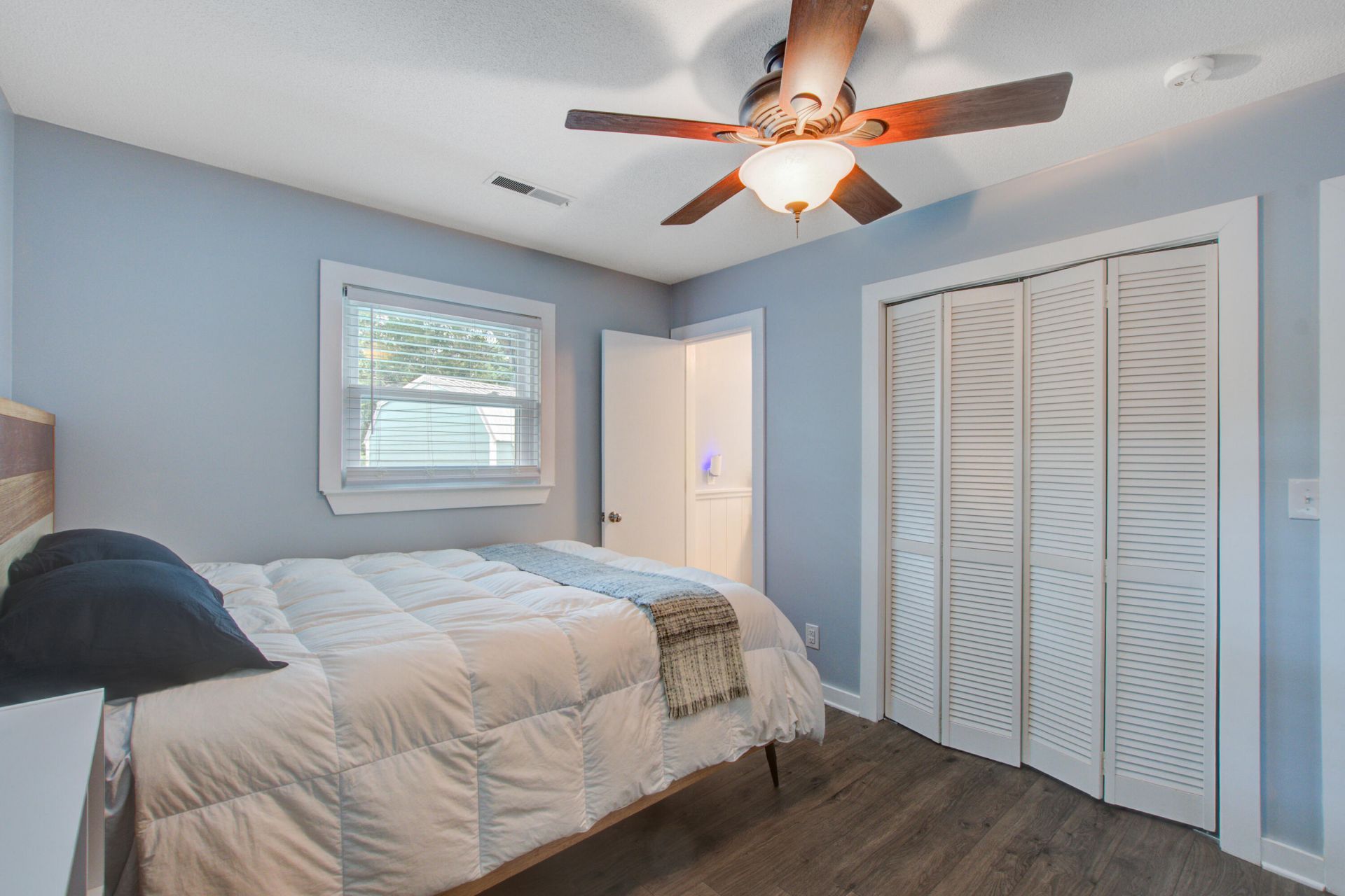 131 Camelot Drive Photo 23