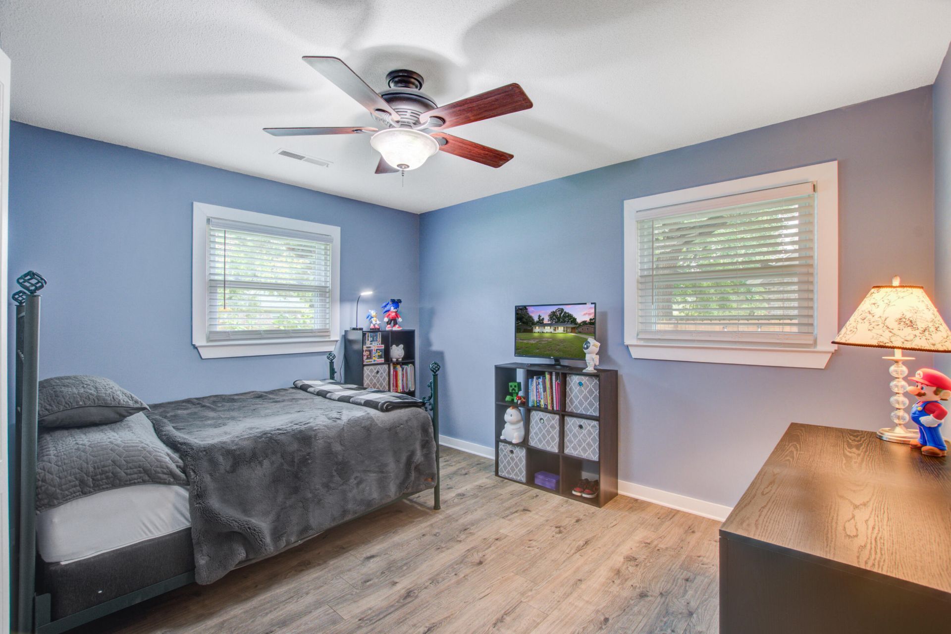 131 Camelot Drive Photo 24