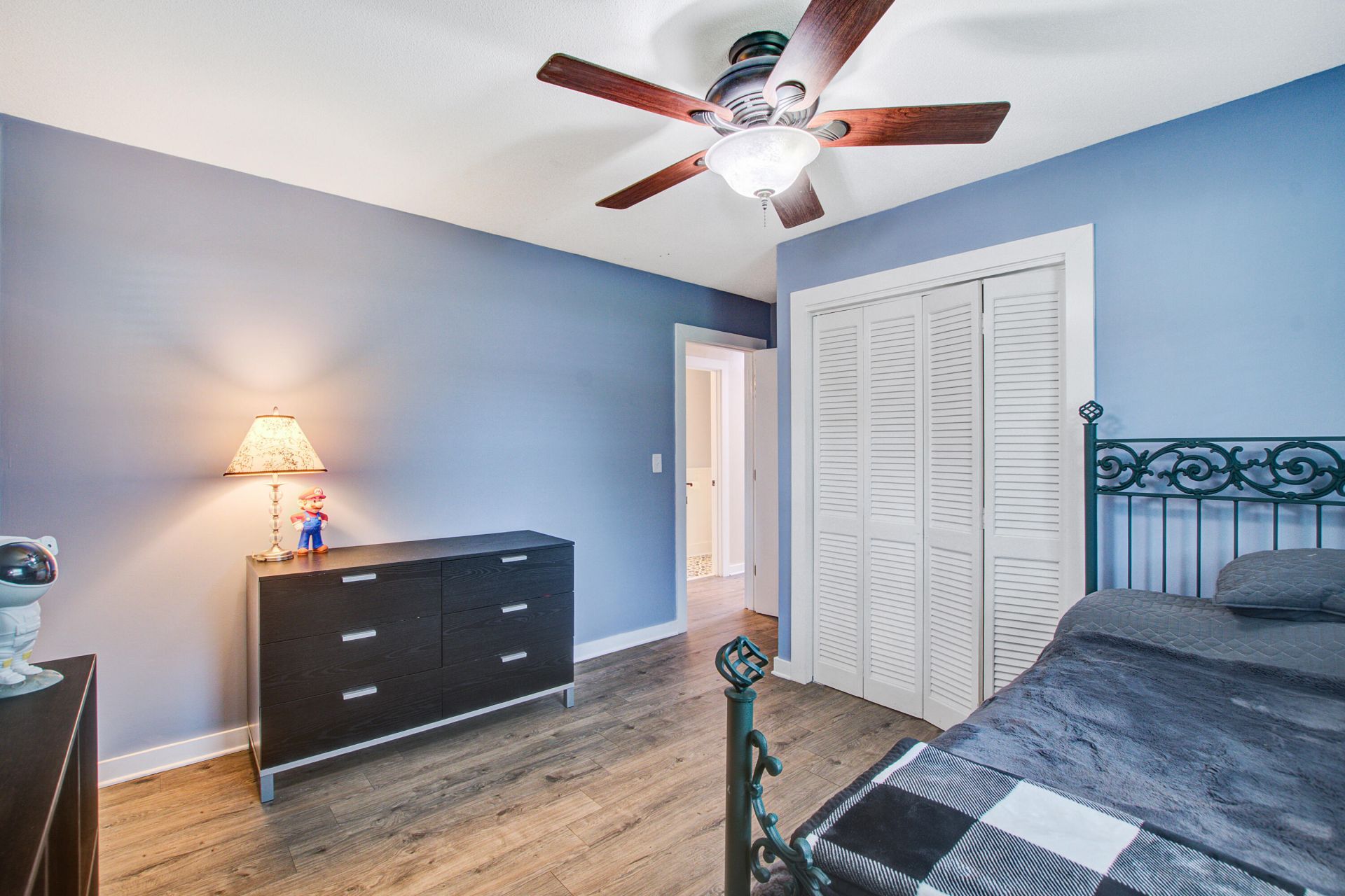 131 Camelot Drive Photo 25