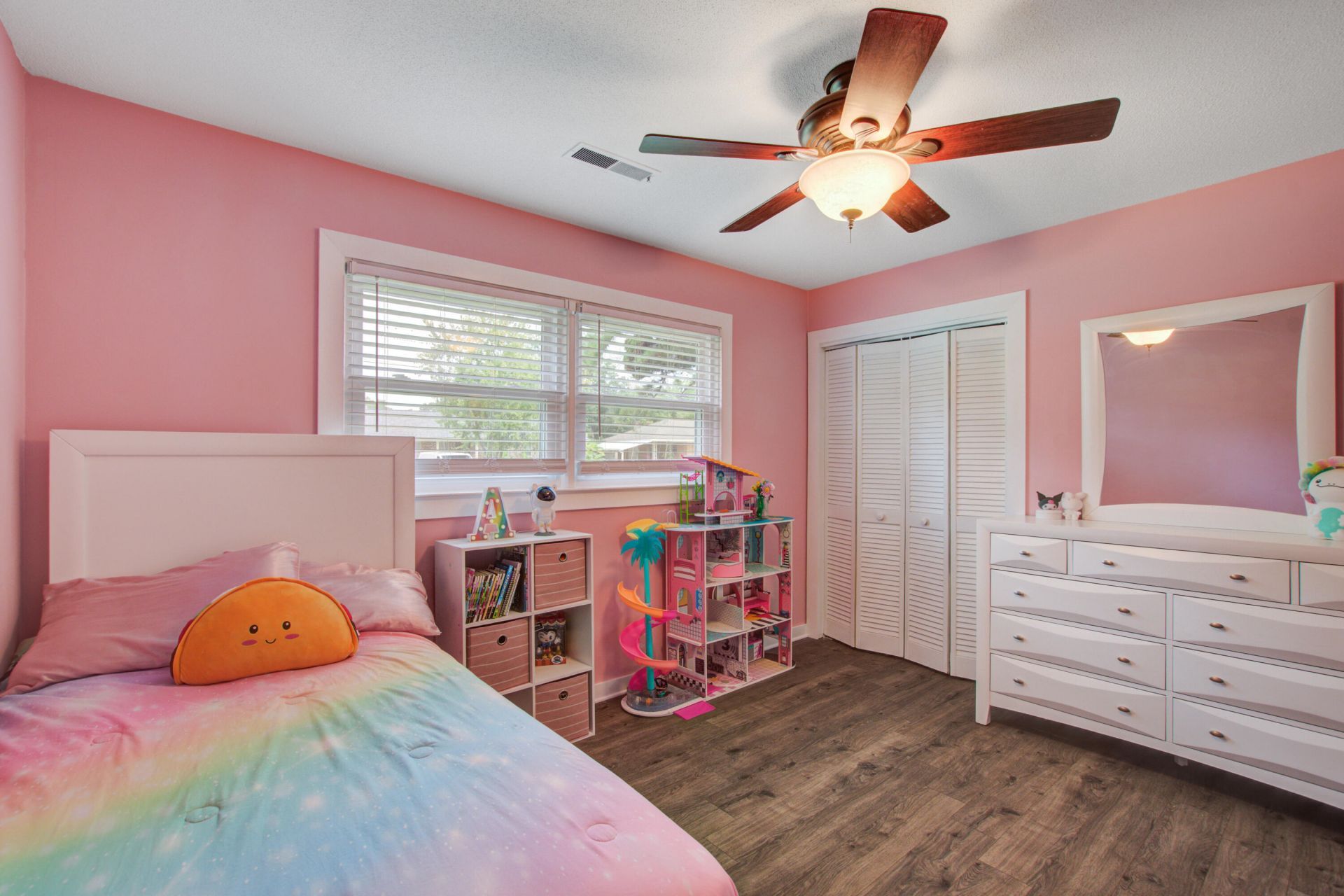 131 Camelot Drive Photo 27