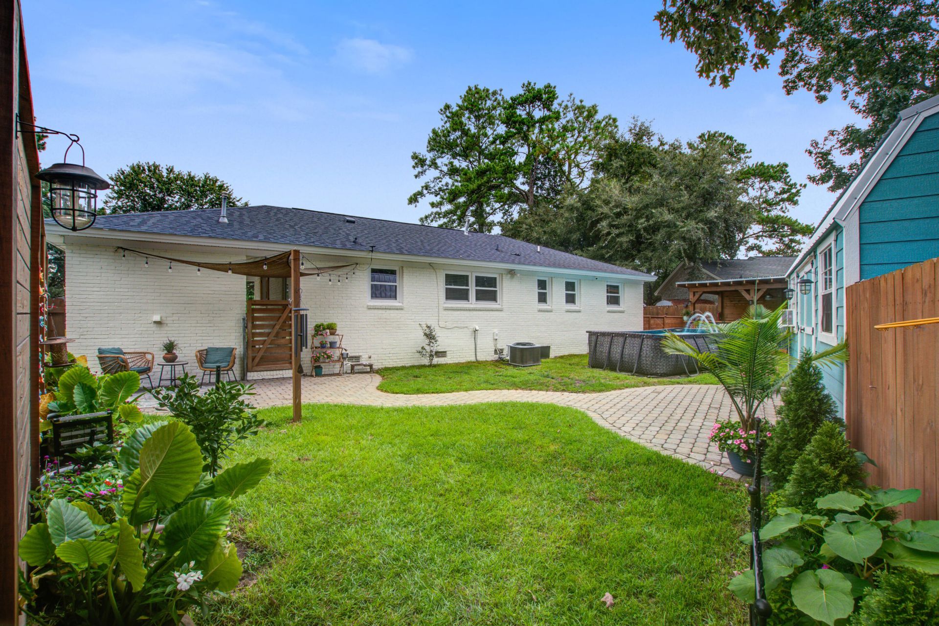 131 Camelot Drive Photo 29