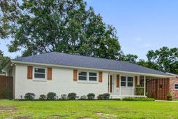 131 Camelot Drive photo 4
