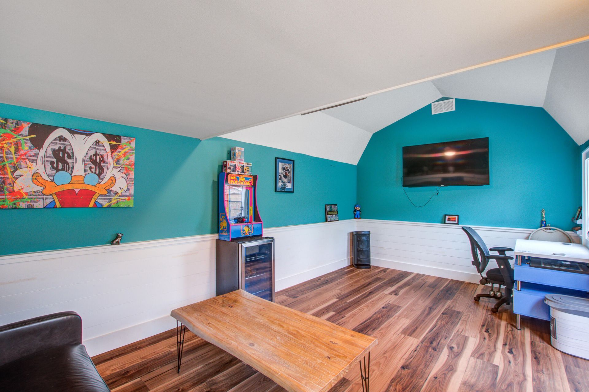 131 Camelot Drive Photo 33