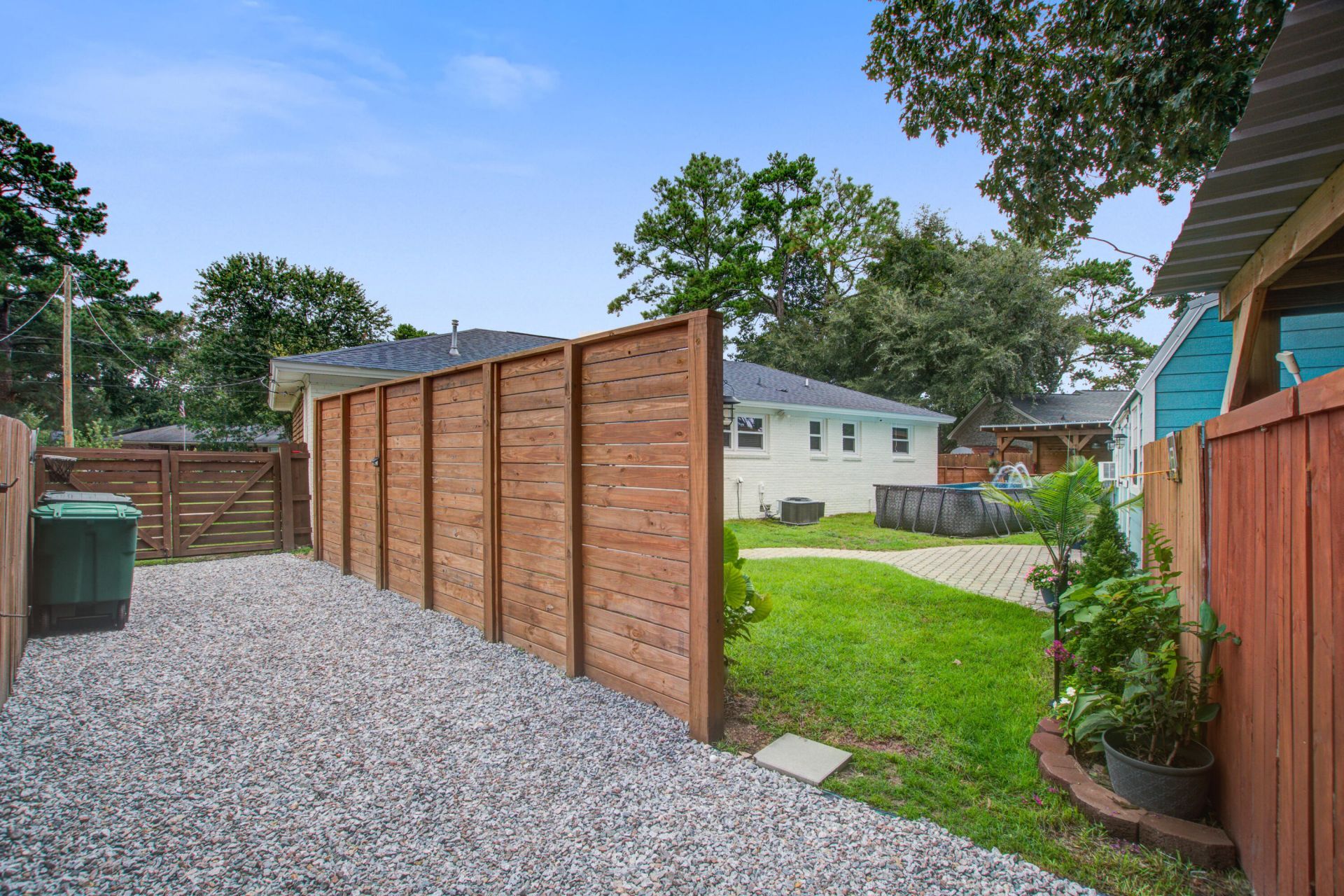 131 Camelot Drive Photo 39