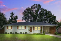 131 Camelot Drive photo 4