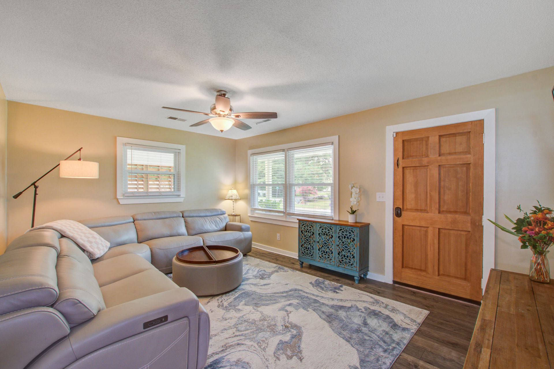 131 Camelot Drive Photo 6