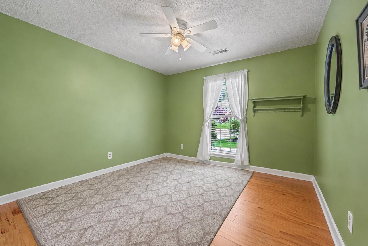102 Dockwell Lane Photo 29
