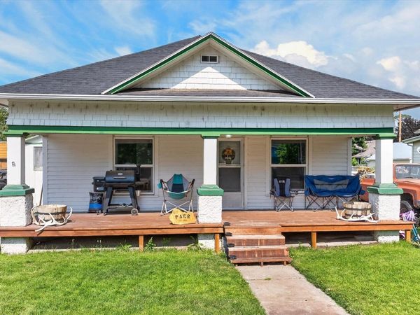 738 Tyhee Ave, American Falls, ID 83211