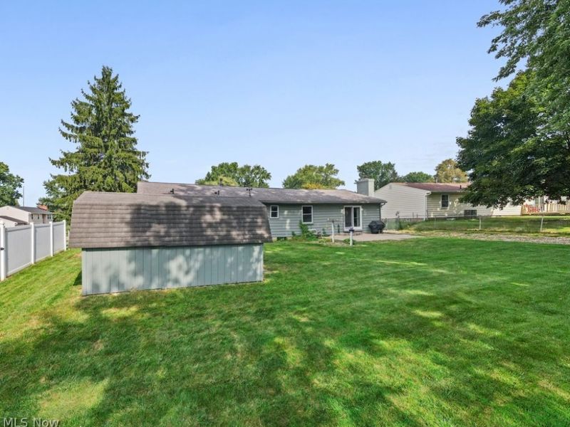 8508 Kellydale Street NW, Massillon, OH 44646 Photo 3