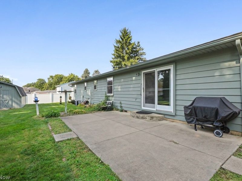 8508 Kellydale Street NW, Massillon, OH 44646 Photo 30