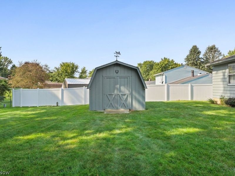 8508 Kellydale Street NW, Massillon, OH 44646 Photo 31