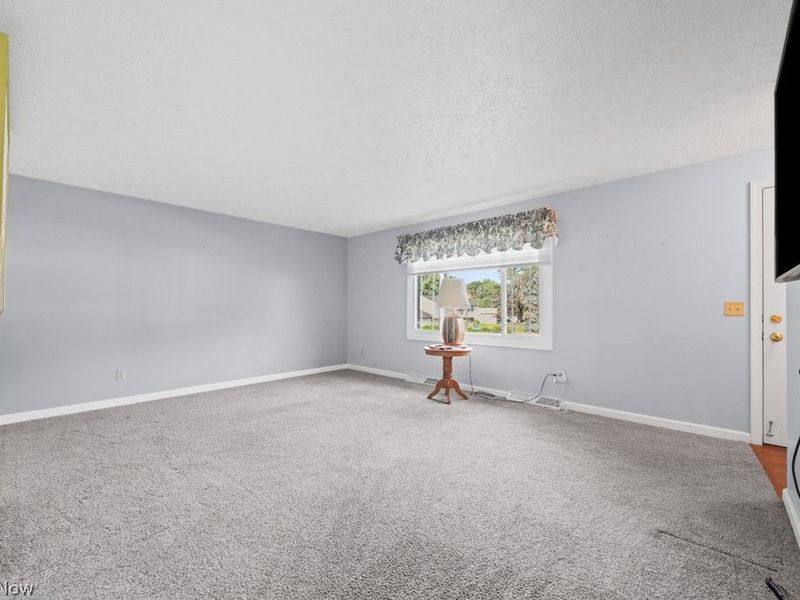 8508 Kellydale Street NW, Massillon, OH 44646 Photo 5