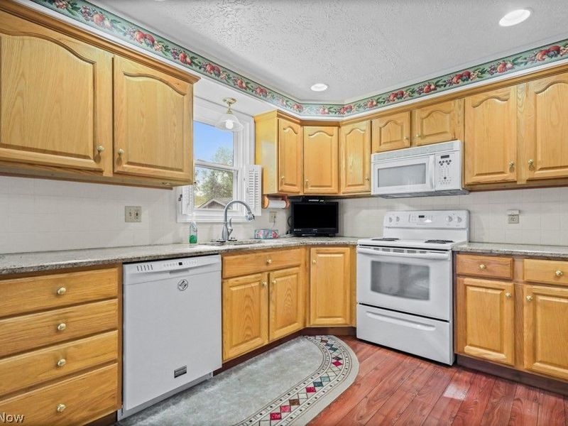 8508 Kellydale Street NW, Massillon, OH 44646 Photo 9