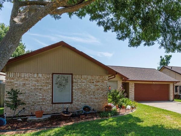 6912 Lyndale Drive, Watauga, TX 76148