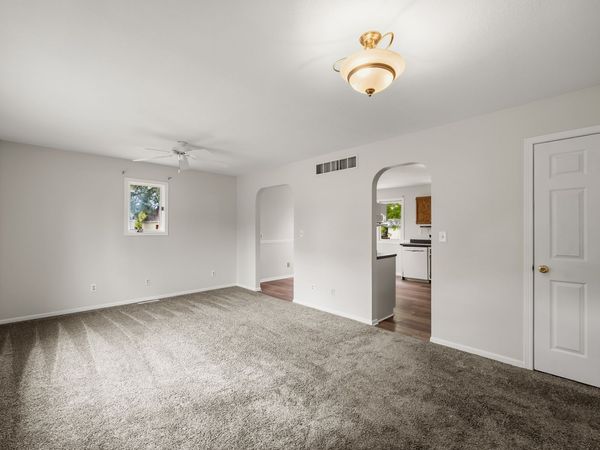 221 S Vine Street, Roland, IA 50236