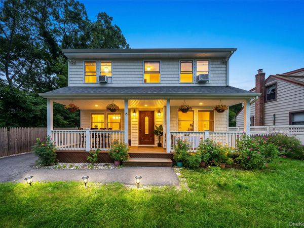 18 Ormond Place , Shirley, NY 11967