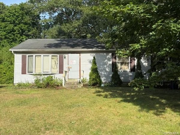 23 Lafayette Avenue , Mastic, NY 11950